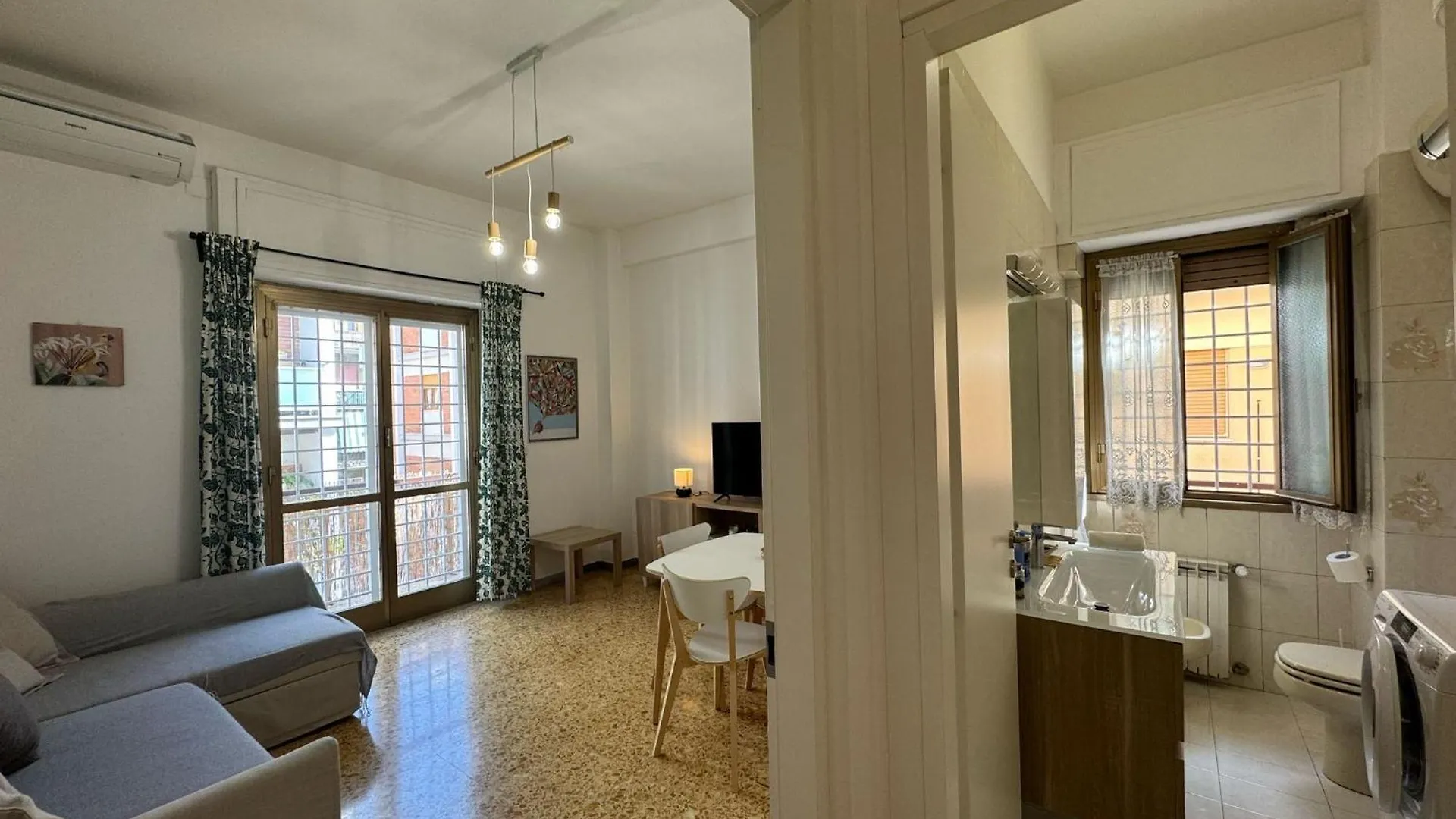 Authentic Roman Hideaway 0*, Rome Italy